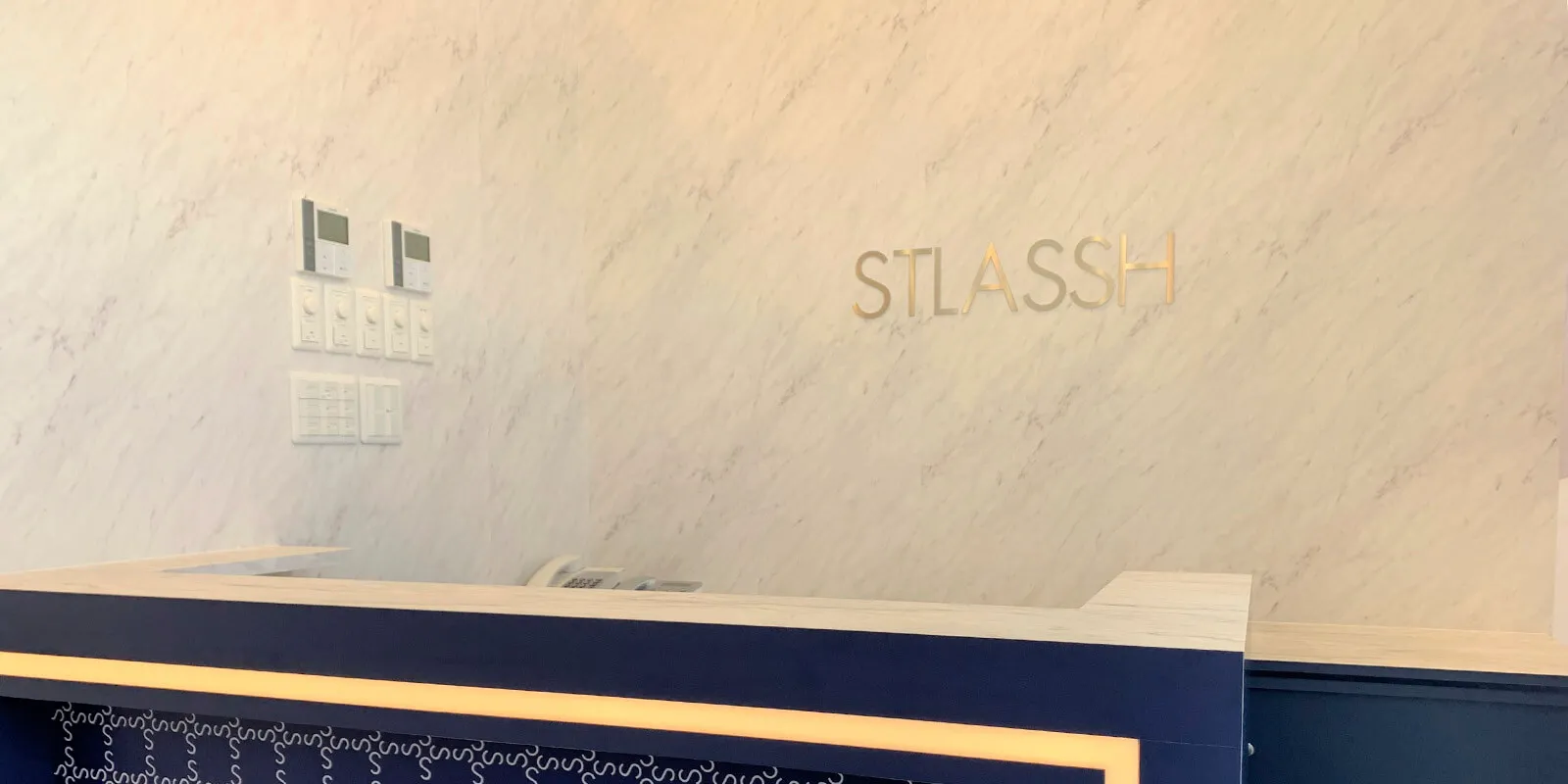 ストラッシュ 店舗画像