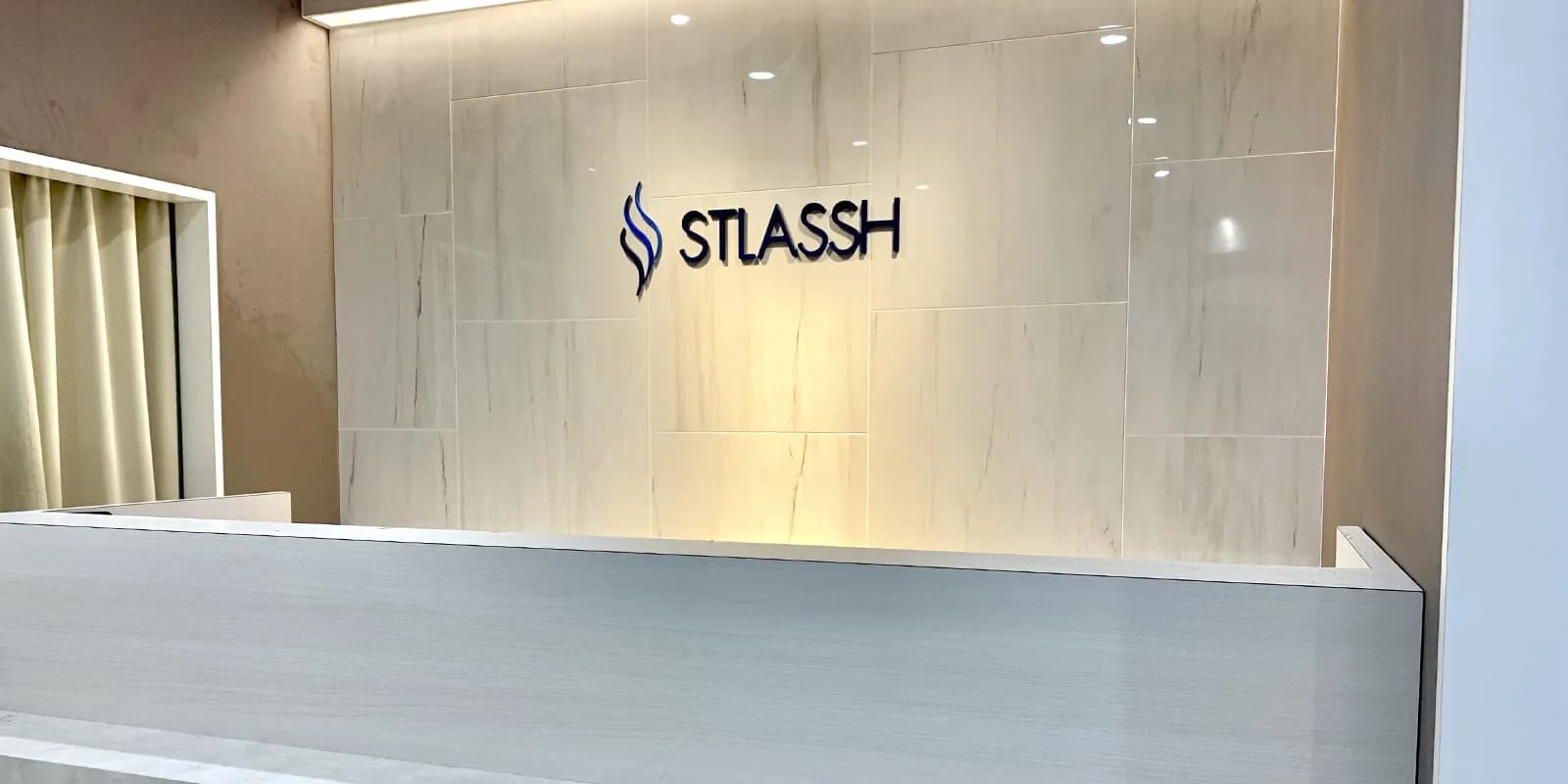 ストラッシュ 店舗画像