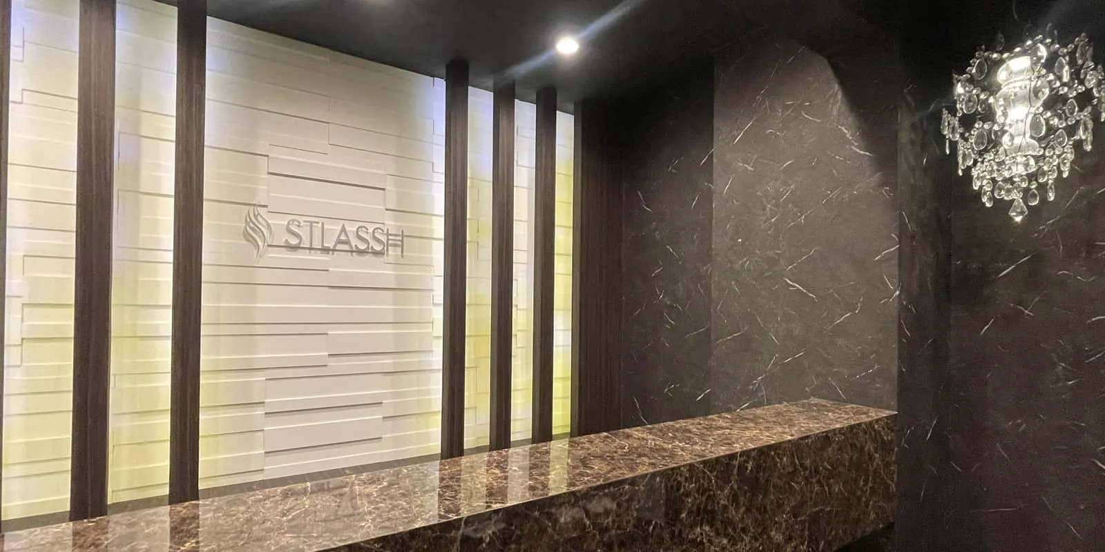 ストラッシュ 店舗画像