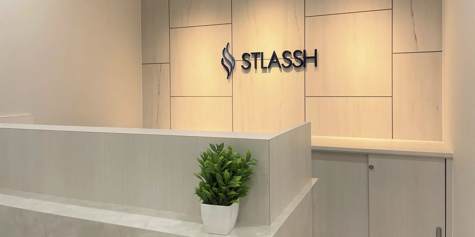 ストラッシュ 店舗画像