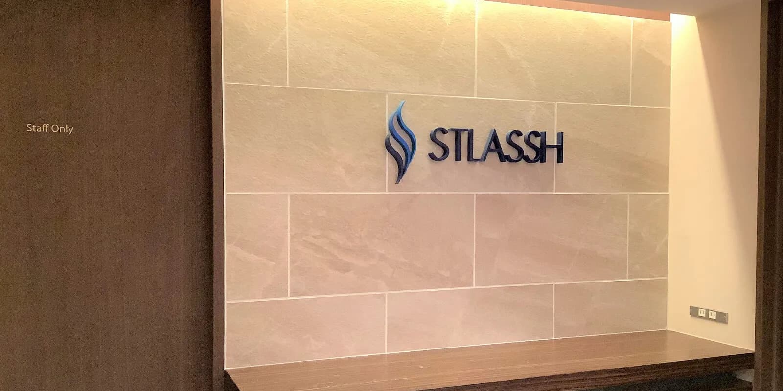 ストラッシュ 店舗画像