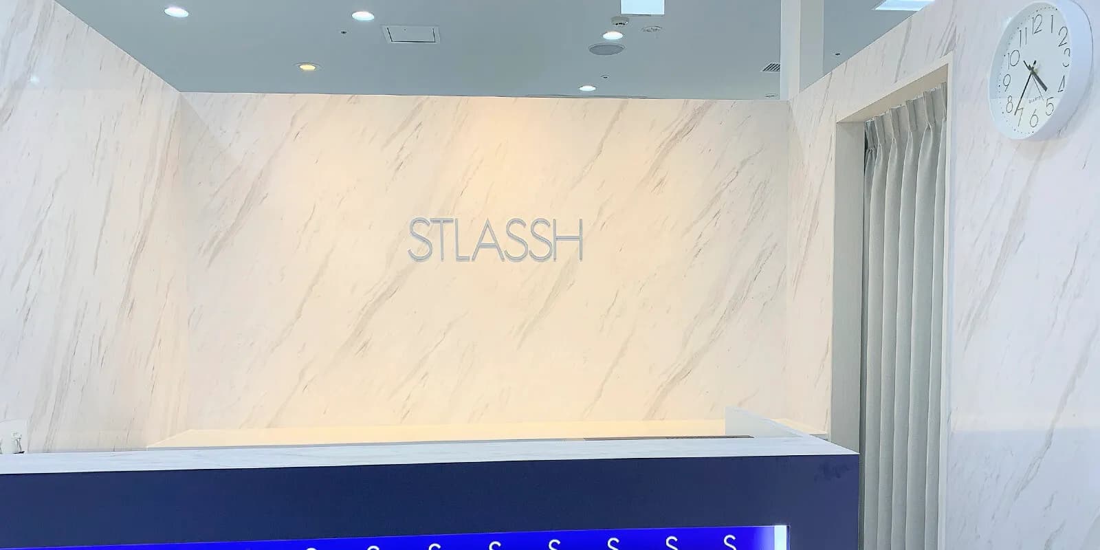 ストラッシュ 店舗画像