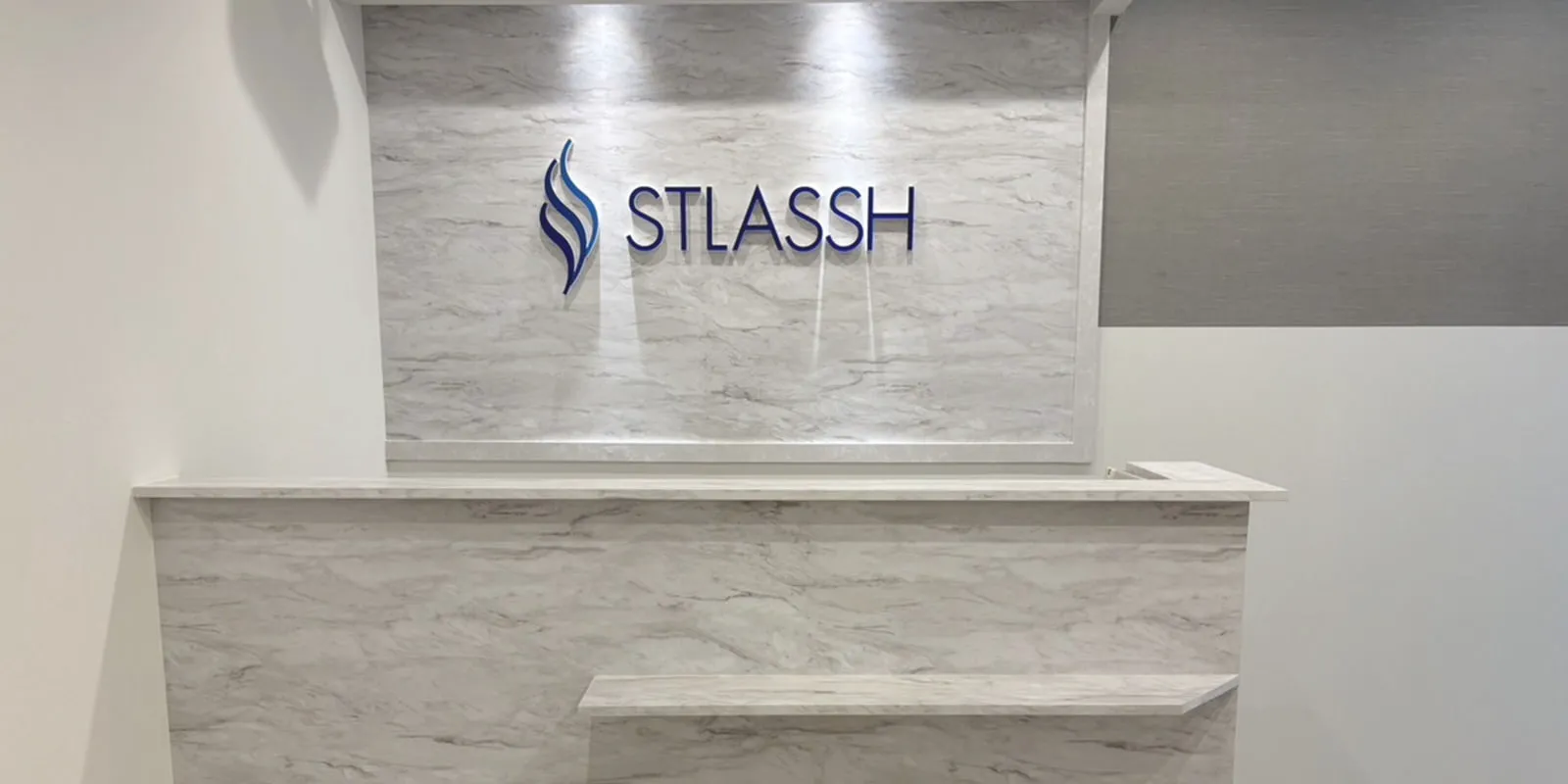 ストラッシュ 店舗画像